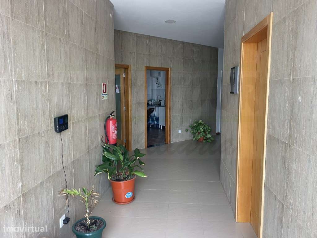 Venda conjunta de imóveis para atividade industrial com edifício e ... - Grande imagem: 5/39