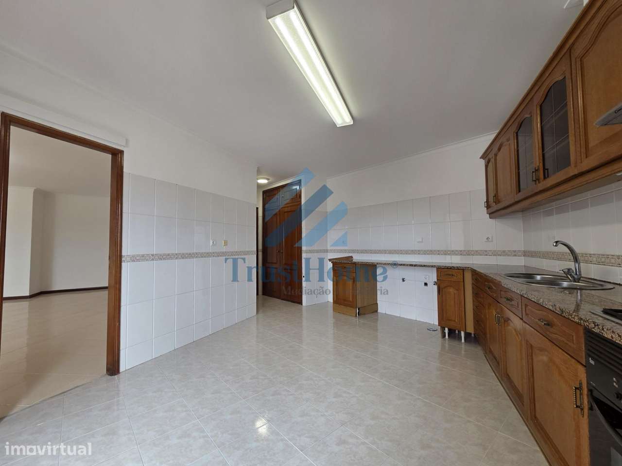 T2 em Fitares com 130m2 e garagem a 9 min. da estação-7