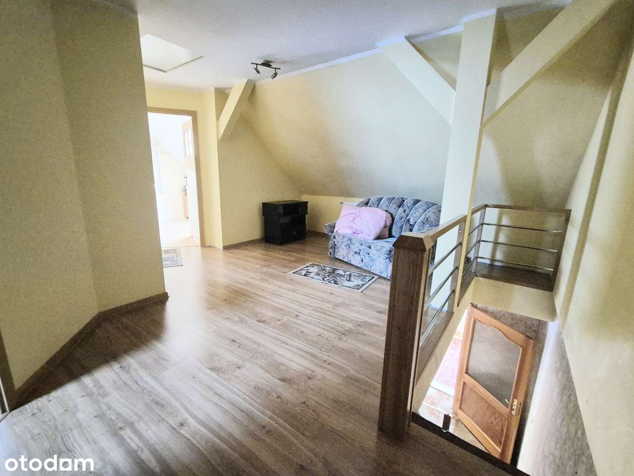 Dom pod lasem z zabudowaniami gospodarczymi 16km od Opola-16