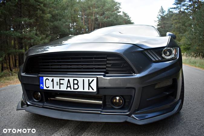 Ford Mustang 5.0 V8 GT - 34