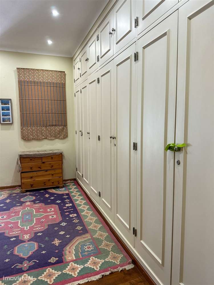 Moradia T5 com piscina e jardim a poucos metros da Praia do Alemão – A-48