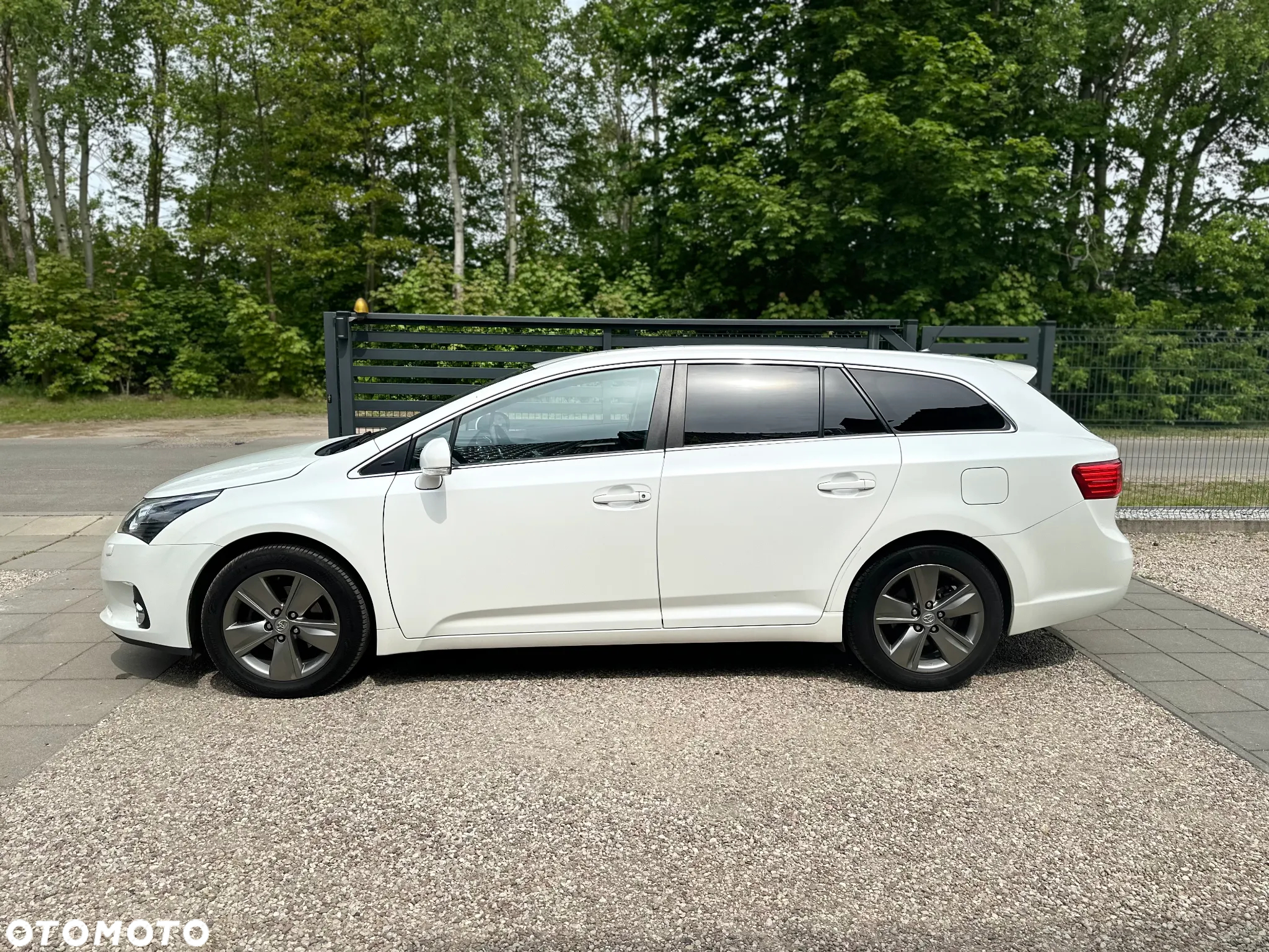 Toyota Avensis - 28