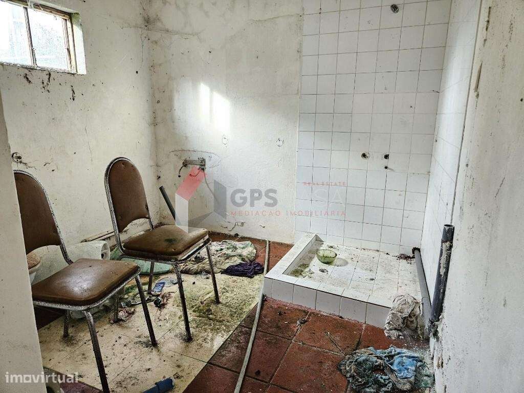 Excelente oportunidade de investimento – Moradia T2 em São Bento-7