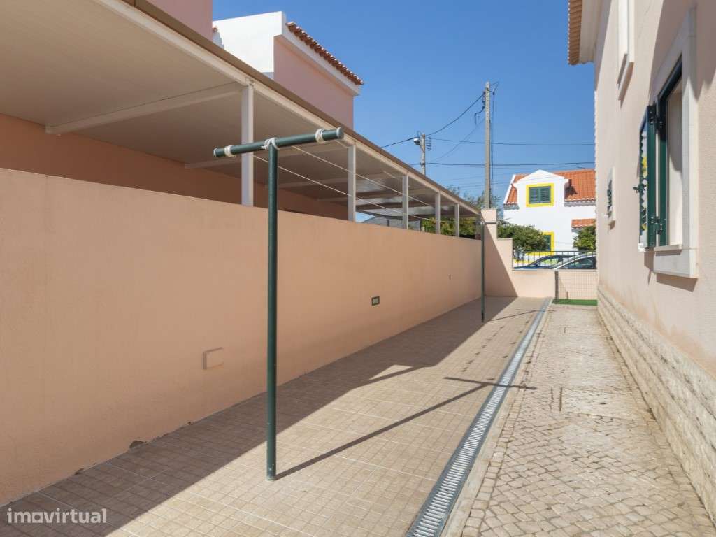 Moradia T4 de Prestígio com Áreas Amplas, Garagem para 2 Carros e C...-37