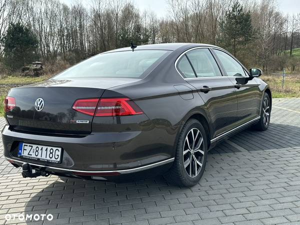 Volkswagen Passat - 5