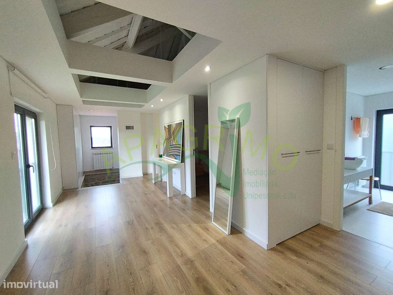 Moradia T2 com garagem e terraço em Penedono-14