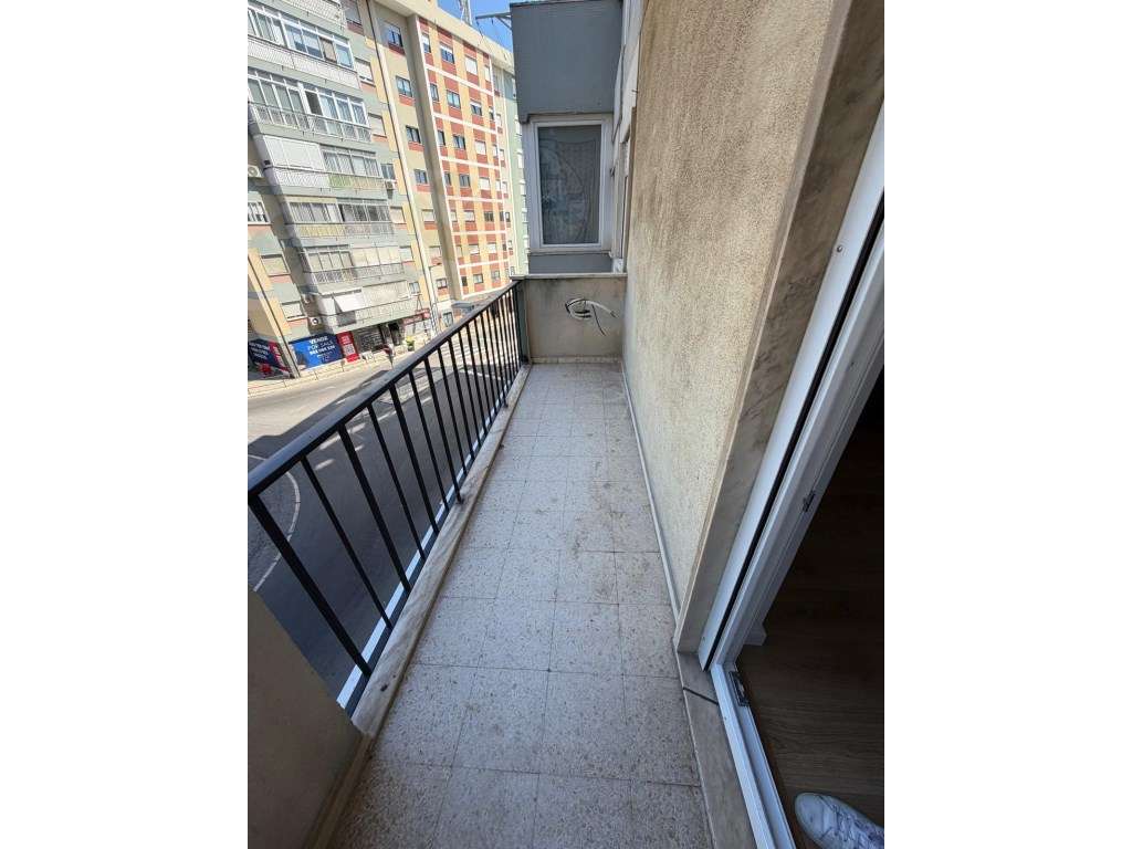 T3 Remodelado em Benfica | Conforto, Modernidade e Localização de E...-20