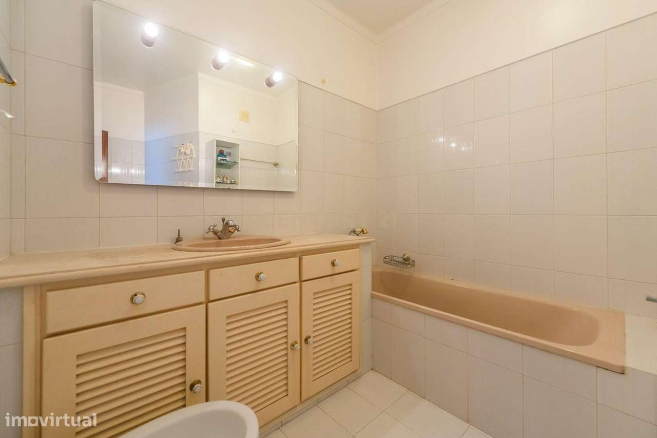 Excelente T4 c/Box | São Domingos de Rana-31