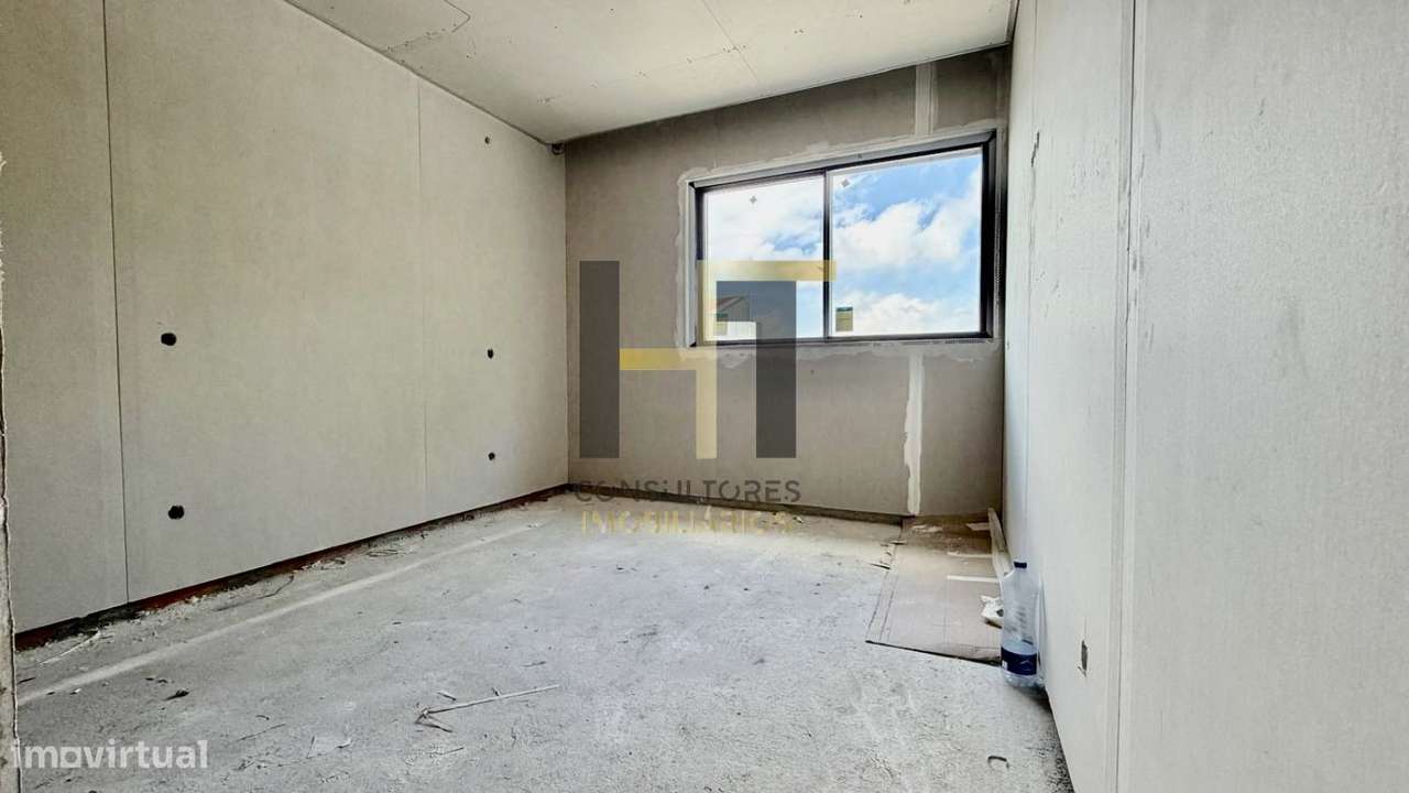 Moradia T3 | 235m² de Logradouro + Possibilidade de Piscina | Varanda-54