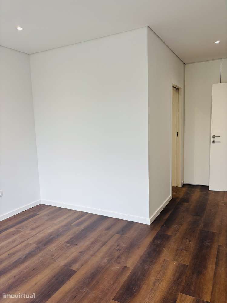 Excelente T2 - Grande imagem: 4/14