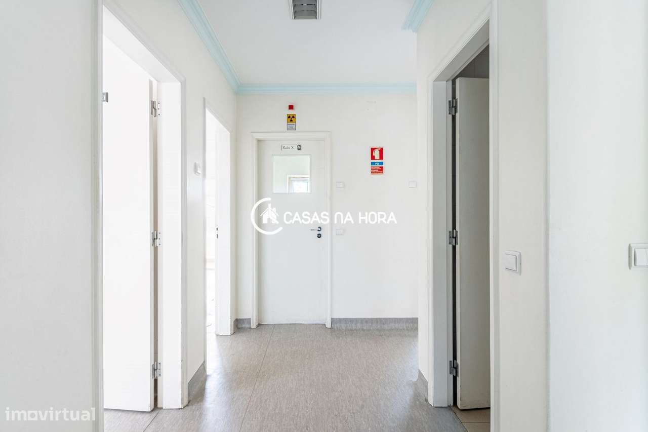 Andar de Moradia  convertida em clínica | Potencial para habitação ...-12