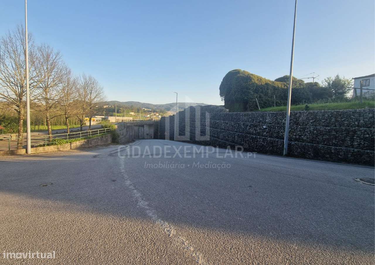 Terreno e Casa em Ruínas para Construção – Irivo, Penafiel-9