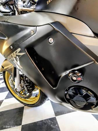 Honda CBR SuperblackBird - 10