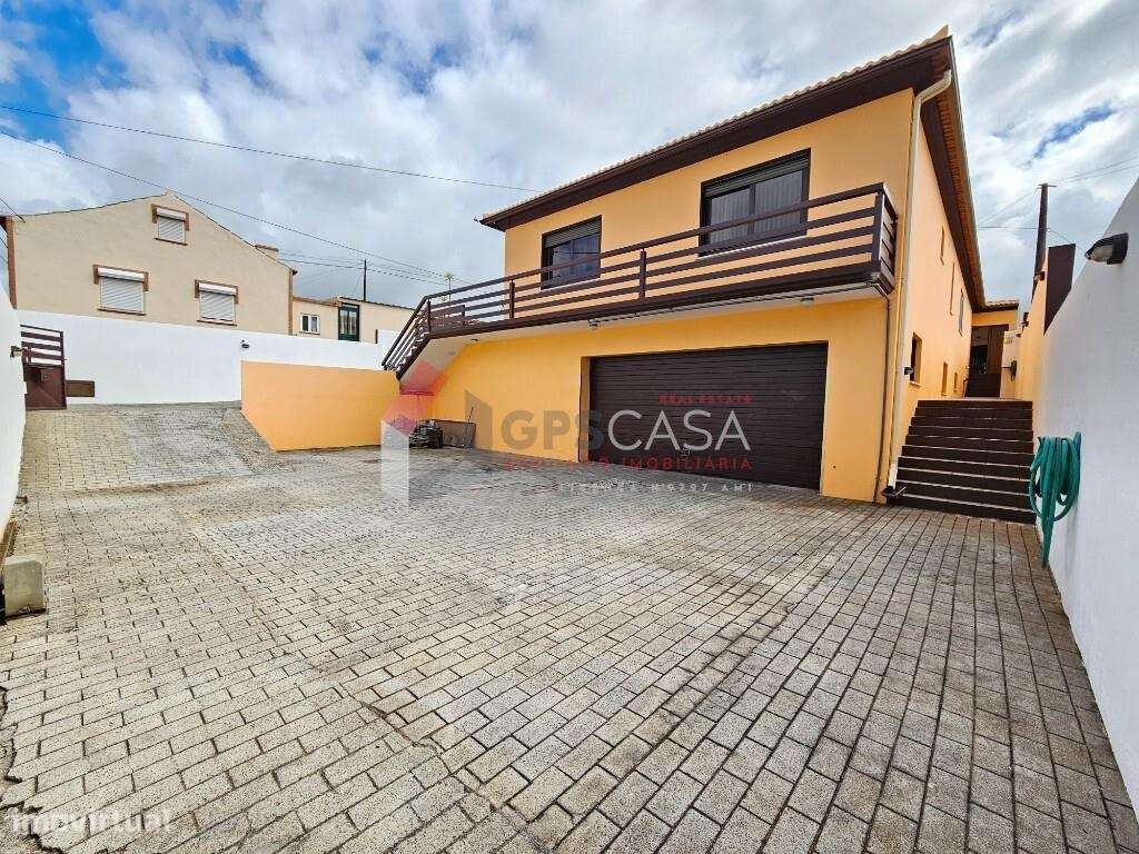 Moradia Térrea com Jardim, Garagem Ampla e Zona de Lazer Exterior - Grande imagem: 4/44