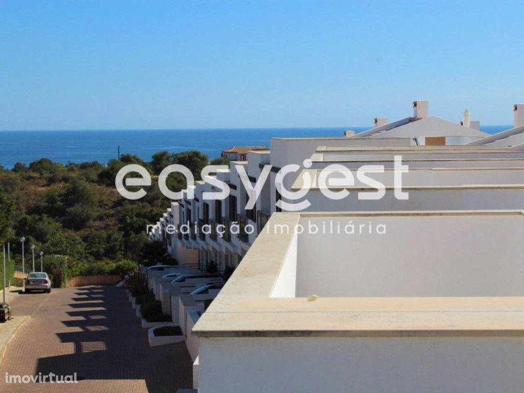 Moradia T3 em Albufeira, Patroves com uma magnifica vista...