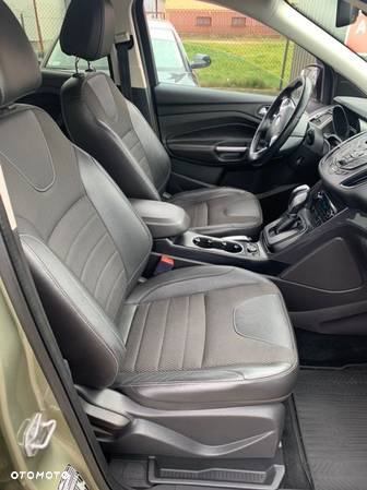 Ford Kuga 2.0 TDCi 4x4 Titanium - 27