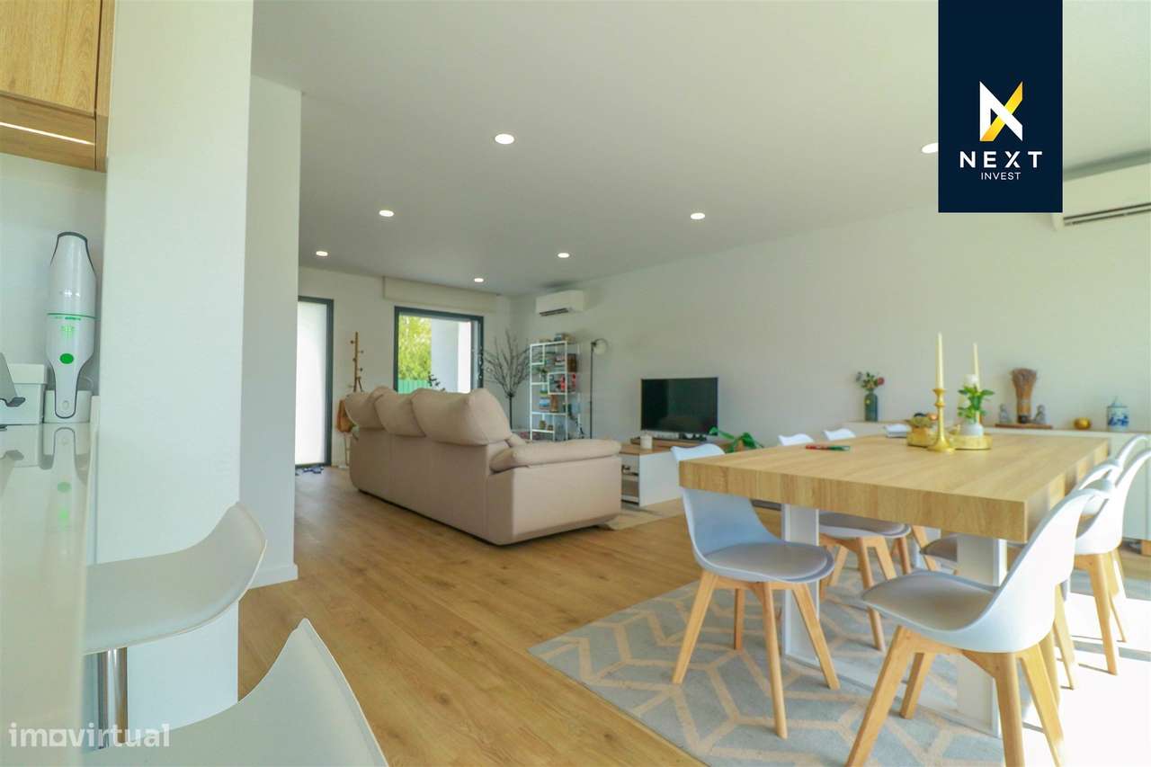 Moradia Geminada T4 com Piscina – Viseu-21