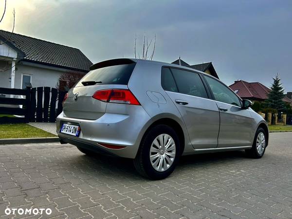 Volkswagen Golf - 10