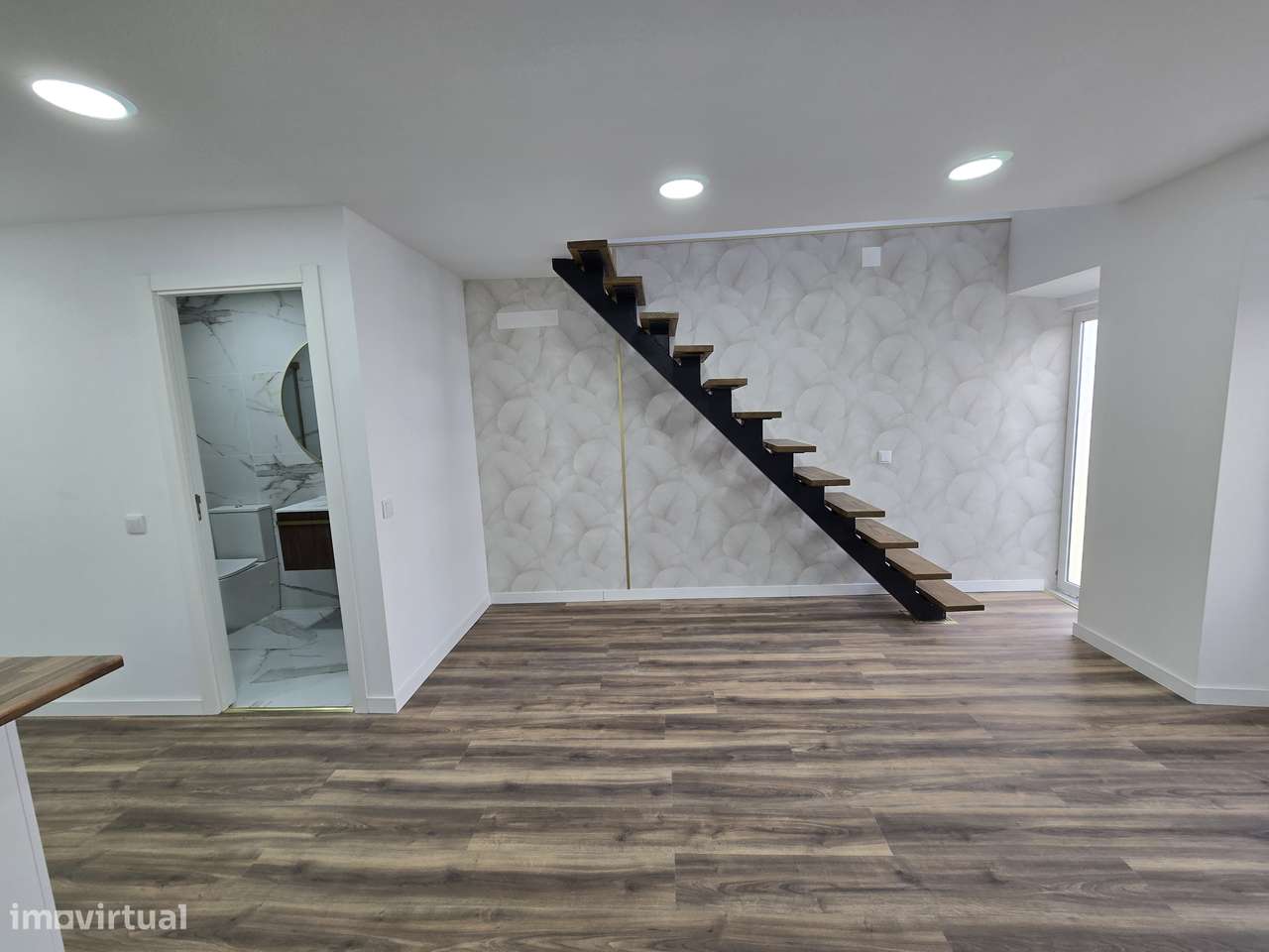 Fantástica Moradia T2 Totalmente Renovada na Zona Histórica de Palmela-3