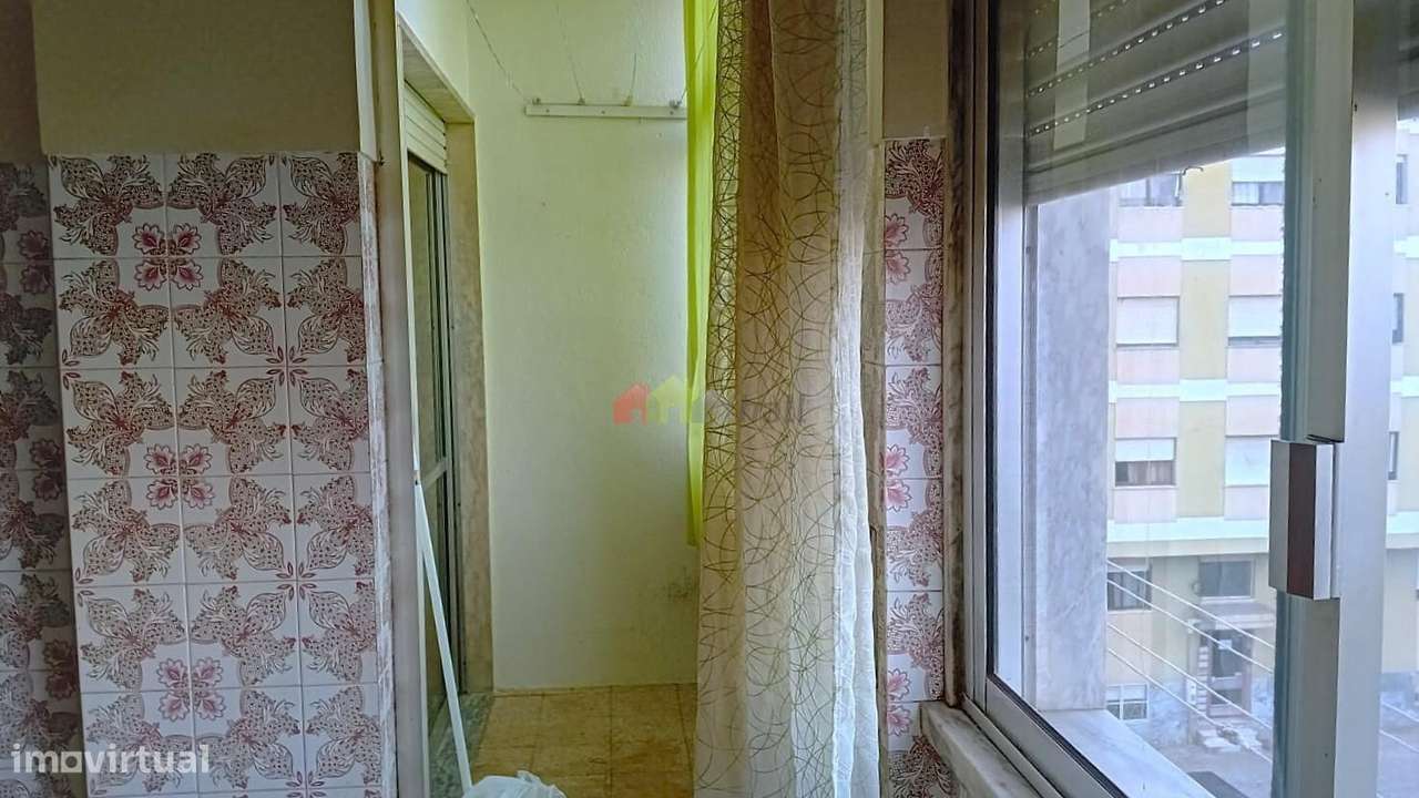 Apartamento T3 no Bairro Afonso Costa - Setúbal-8