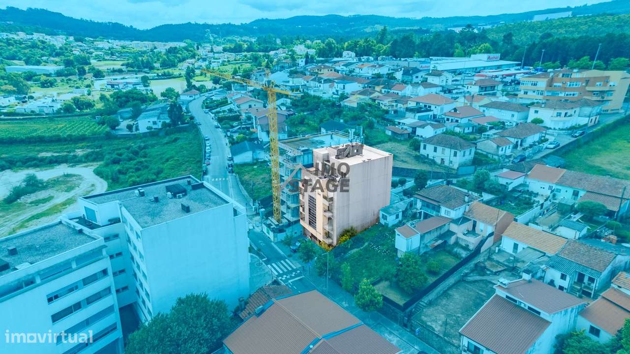 T2 com Excelente Exposição Solar | Localização Central em Santo Tirso-24