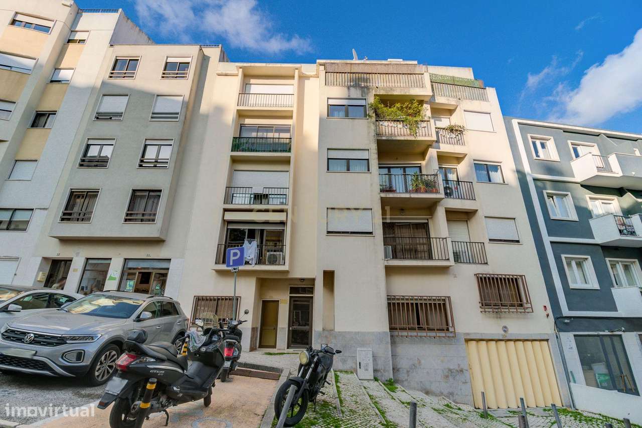 Arrenda T2 com elevador e garagem, Campo de Ourique, Estrela, Largo do - Grande imagem: 3/21