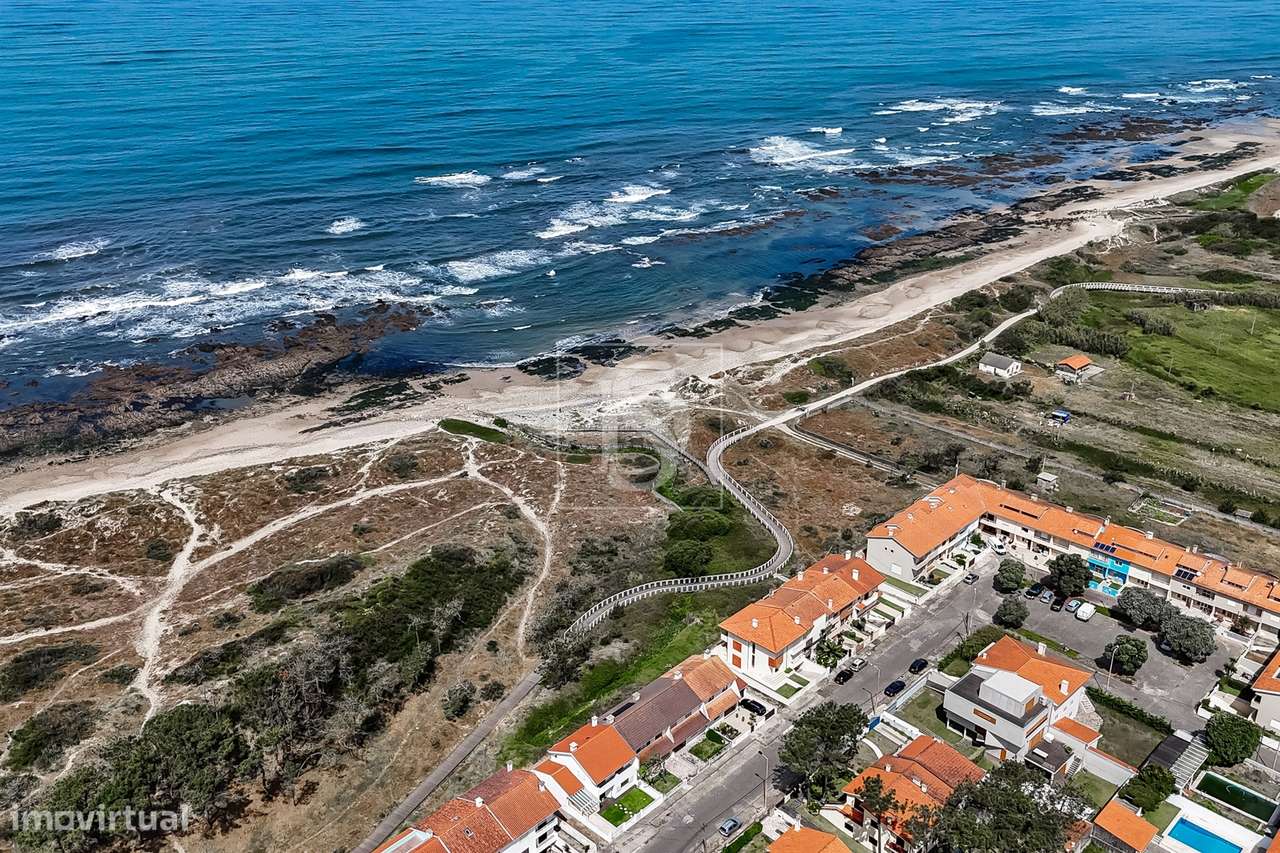 Moradia T3 na 1ª linha de praia, em Cepães, Esposende-7