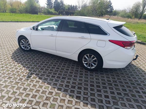 Hyundai i40 Kombi 1.7 CRDi DCT Premium - 3