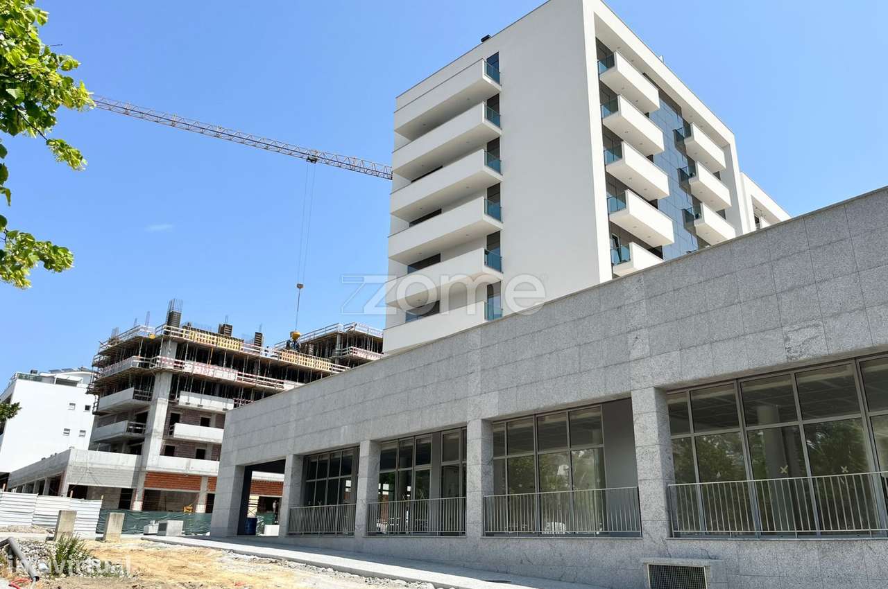 Apartamento Cobertura Duplex T2+1 - Junto ao Palácio do Gelo - Grande imagem: 1/15
