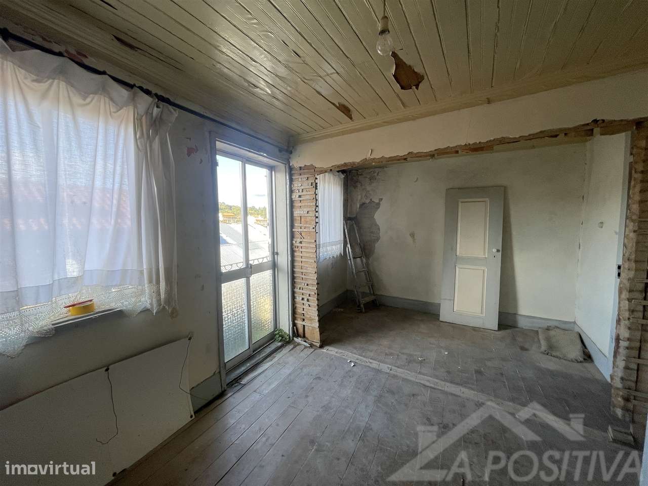 Moradia para Restaurar T3 Venda em Arcozelo,Gouveia-14
