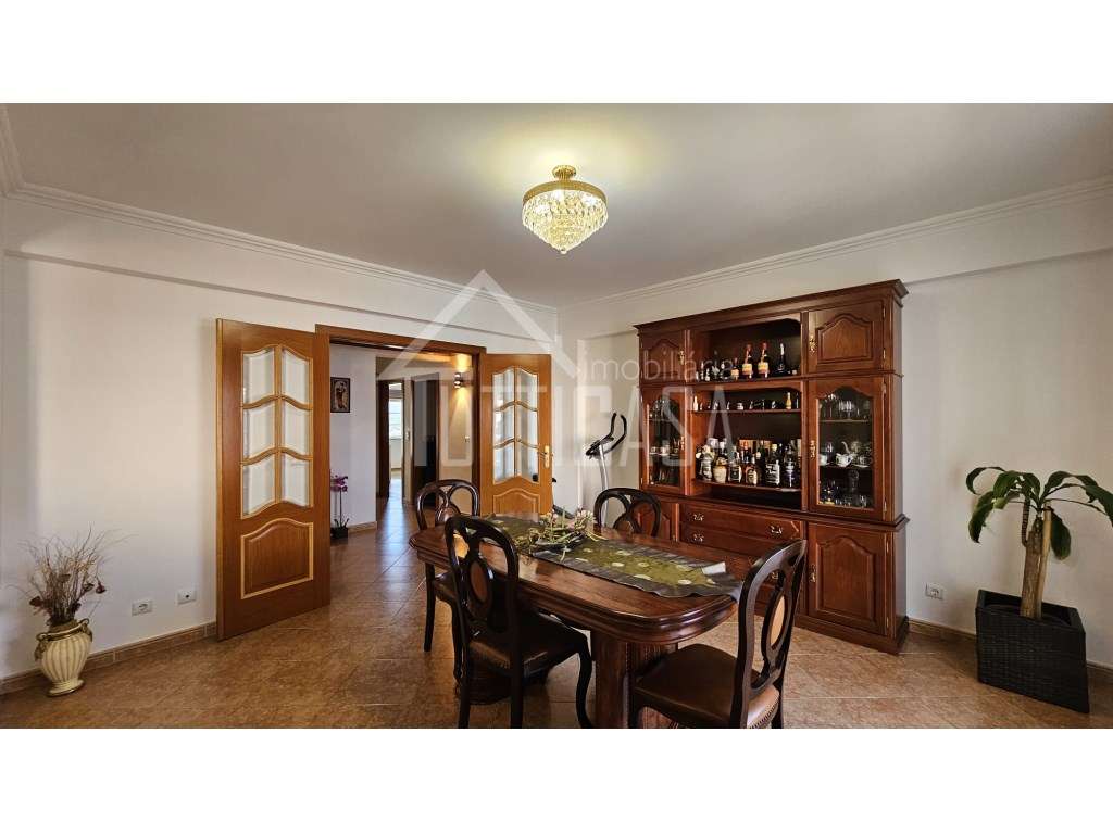 Apartamento T3 com garagem BOX em Alcainça-6