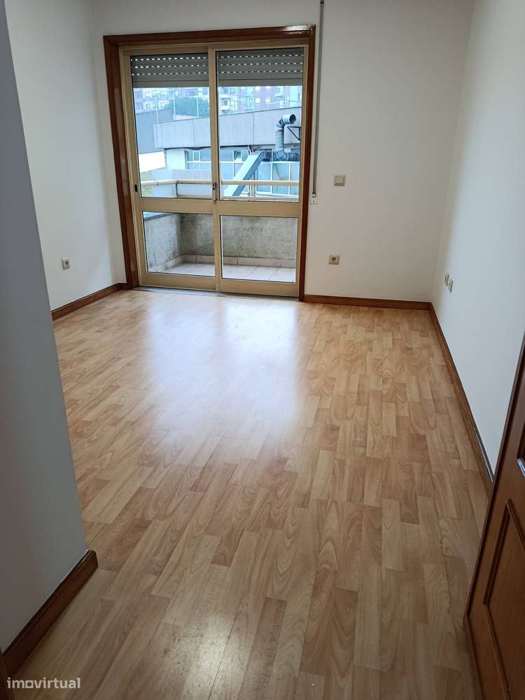 Apartamento T1, com lugar de garagem, Canidelo-14