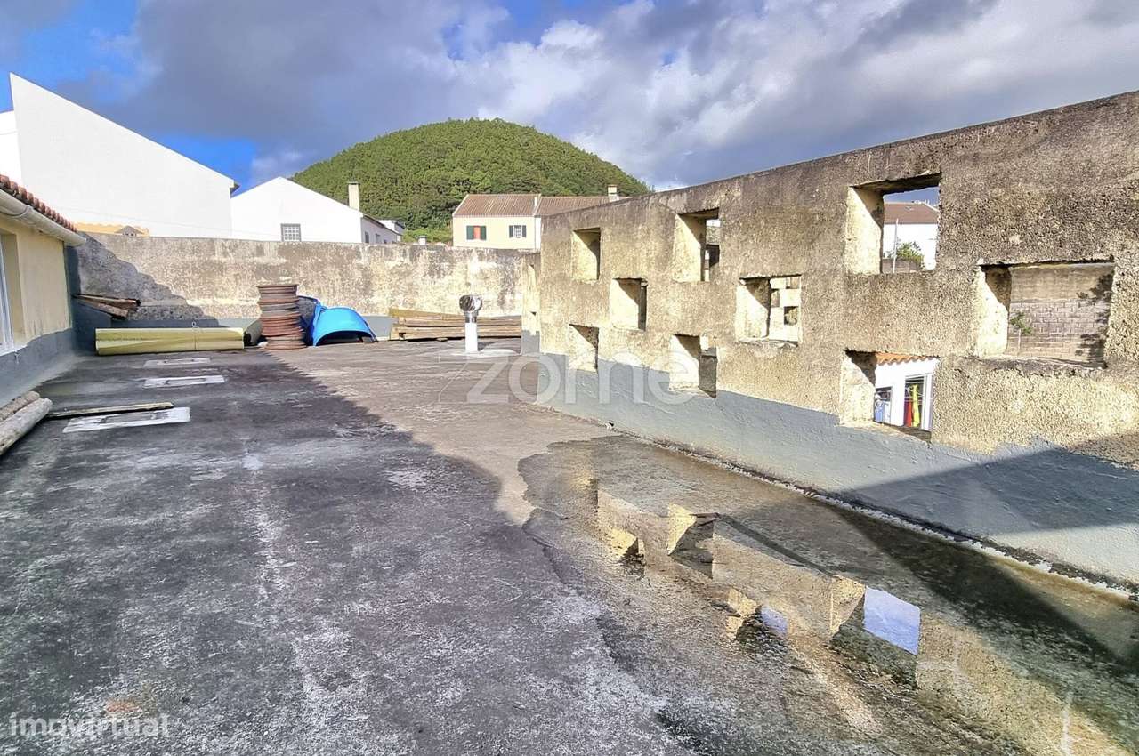 Moradia T3 com Terraço Vista Serra e Mar – Cabouco, Lagoa-24