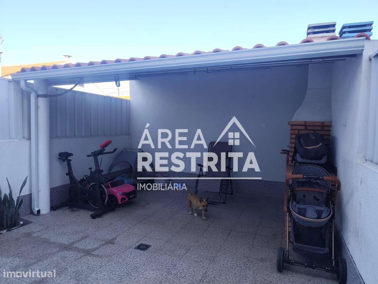 Moradia T3+1 na Quinta do Conde I-25