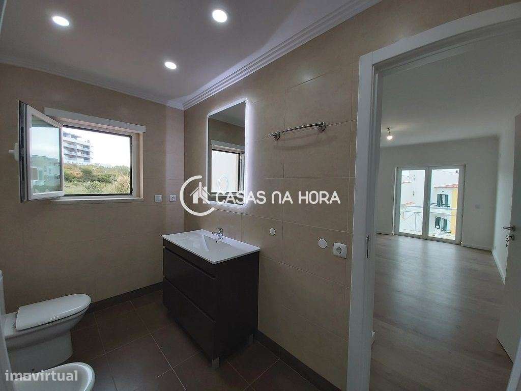 EXCELENTE MORADIA V3 + 1  3 Pisos  REMODELADA  Próximo ao Centro da...-16