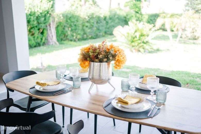 Moradia Independente T4 na Herdade da Aroeira com piscina, garagem a 2-4