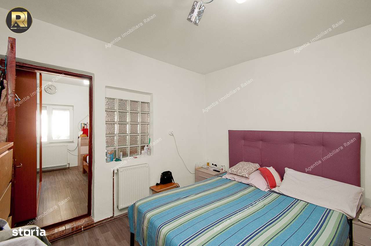 Vanzare casa, Galati, str.Traian,aproape de Shopping City,teren 370 mp - Imagine principală: 3/8