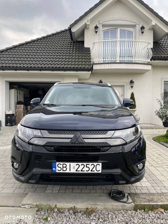 Mitsubishi Outlander - 1