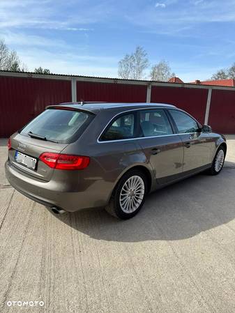 Audi A4 Avant 2.0 TFSI quattro Ambiente - 8