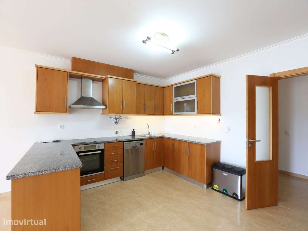 Moradia Geminada T3 com Vistas Deslumbrantes, Localizada na Serra d...-9