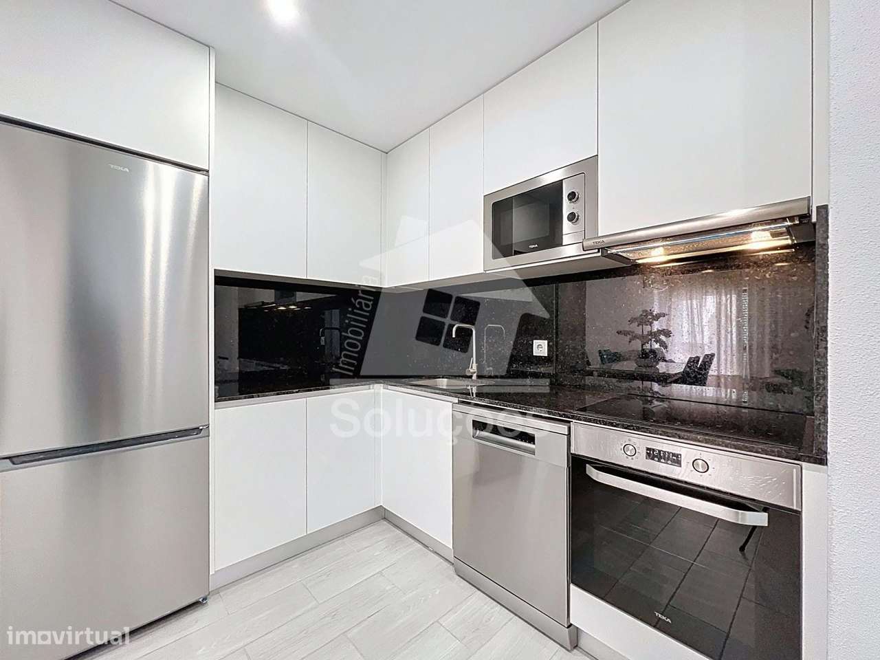 Apartamento T1 Renovado na 1º linha da Praia da Rocha - Grande imagem: 3/13