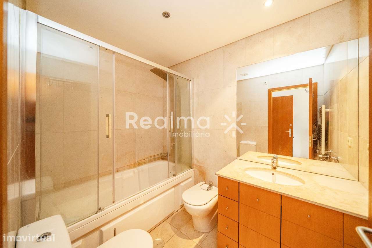 Apartamento T5 em S.Victor-45