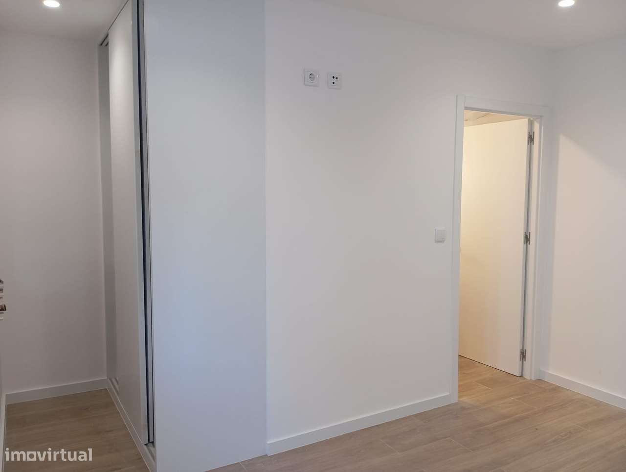 T2 Todo remodelado c/ 3 wc's e Jardim - H. S. João (Circunvalação) - Grande imagem: 4/20