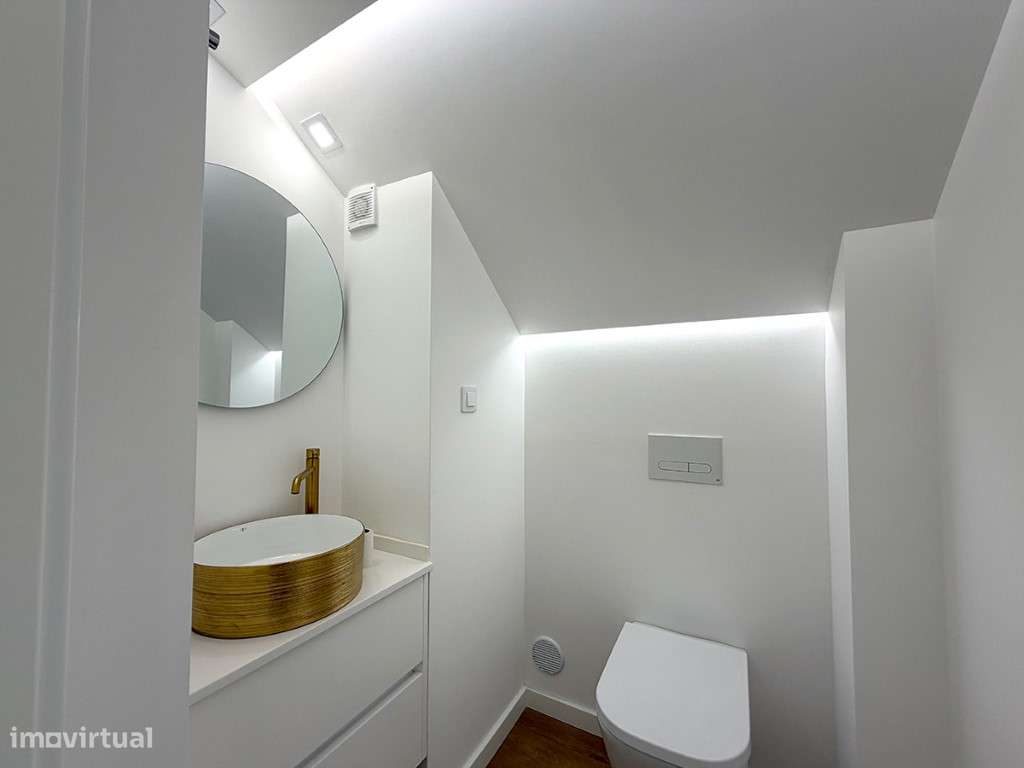 Moradia T3+2 a venda e a Estrear no Centro da Costa da Caparica .A ...-8