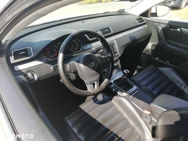 Volkswagen Passat Variant 2.0 TDI DPF Highline - 1