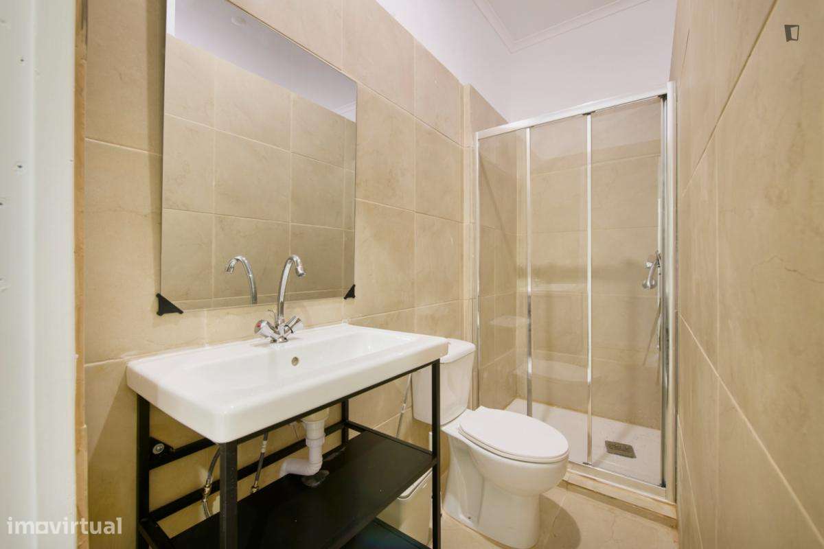 Quarto - localizado em Entrecampos Lisbon - Grande imagem: 4/52