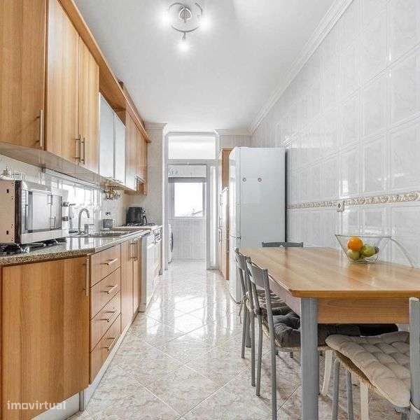 Aluga-se Apartamento T2 - Ribeirão (V. N. Famalicão) - Grande imagem: 5/12