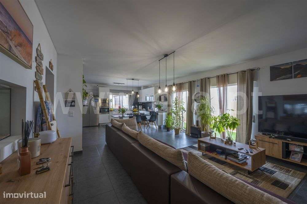 Moradia Isolada T5; Fernão Ferro - Grande imagem: 3/32