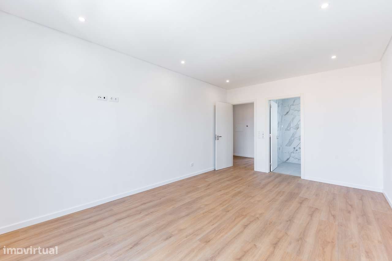 Moradia Nova | PISCINA | 3 Suites | Garagem e Jardim-20