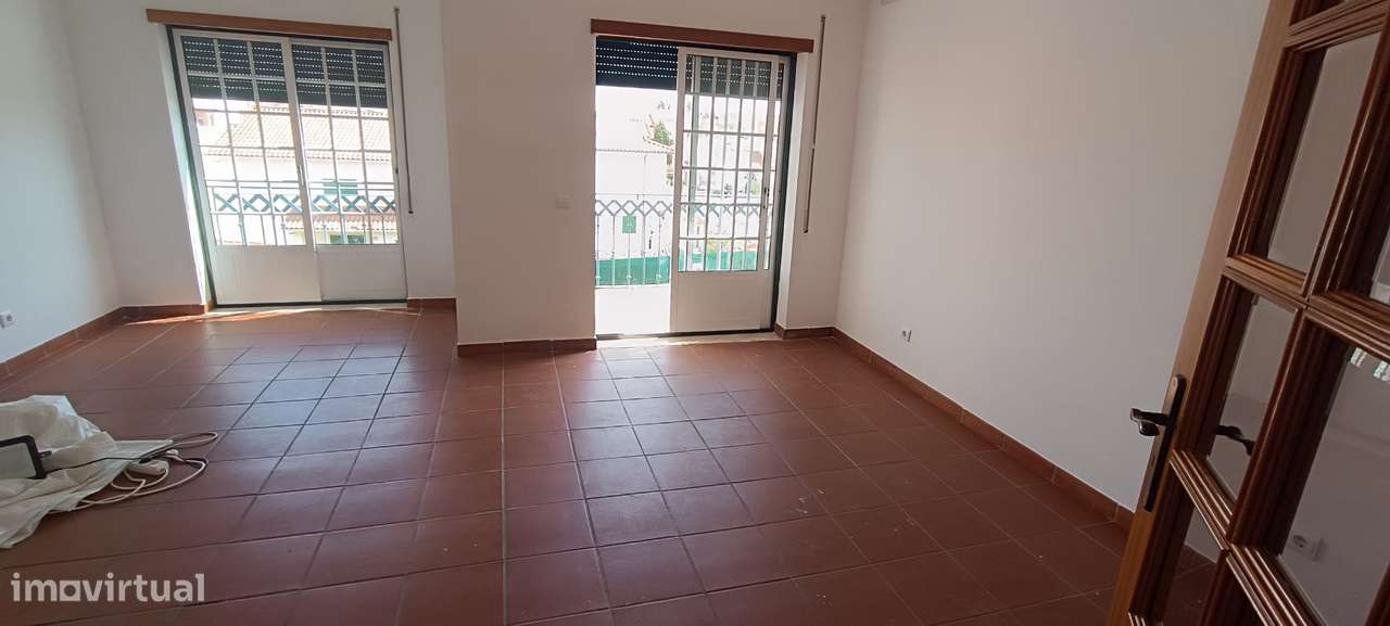 Magnifico apartamento T3 com garagem!-7